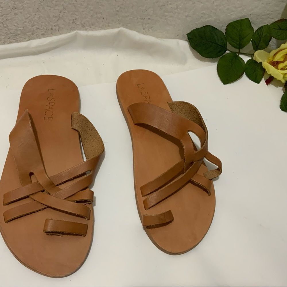 L*SPACE by Cocobelle Shore Break Tan Leather Strappy Sandals Slides 40